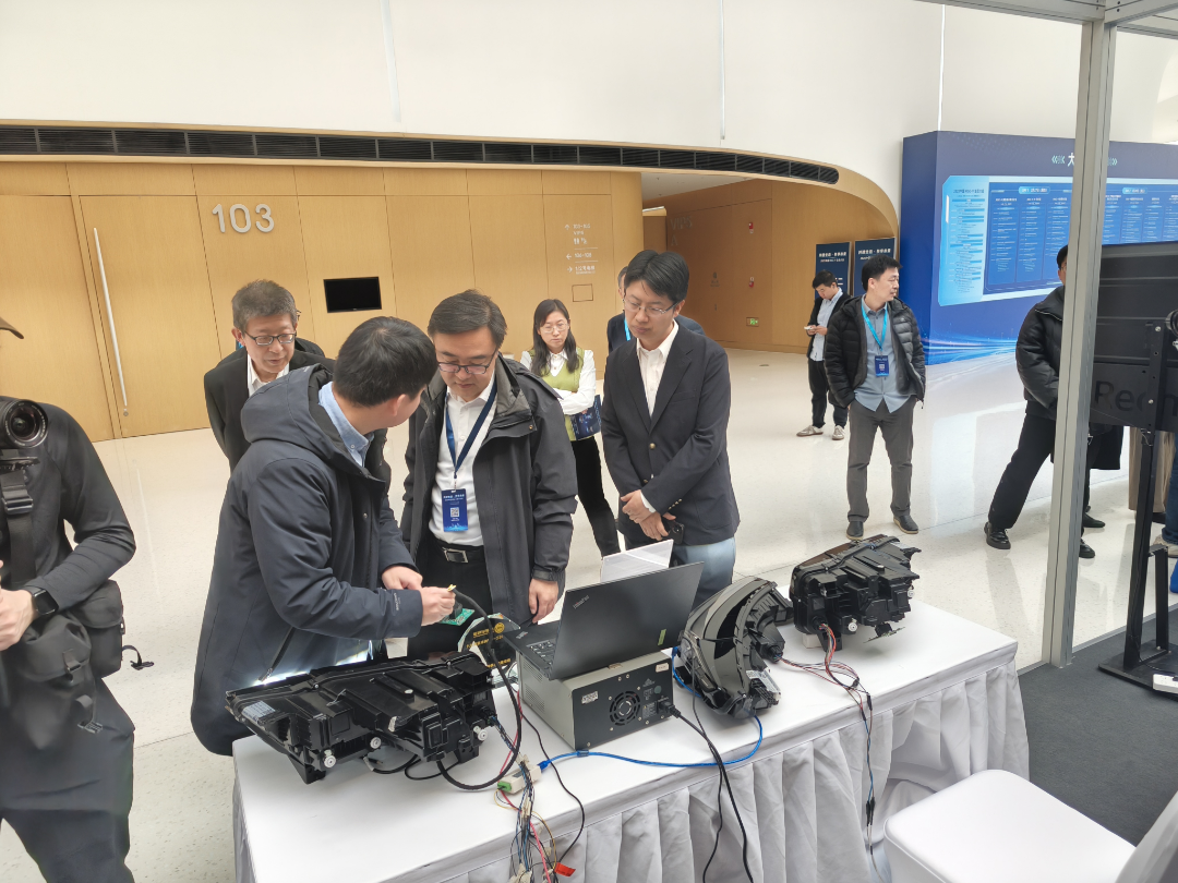 RISC-V生态加速崛起,长城紫荆半导体领跑车规级RISC-V芯片创新